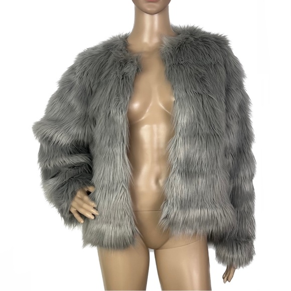 H&M Jackets & Blazers - H&M GRAY SHORT FAUX FUR JACKET